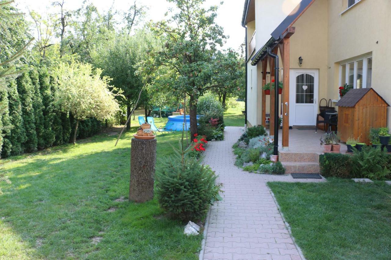 Privat Cerenica Apartment Belusa Bagian luar foto