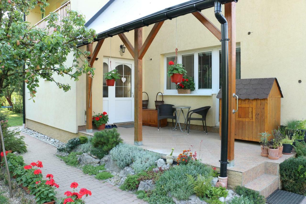 Privat Cerenica Apartment Belusa Bagian luar foto