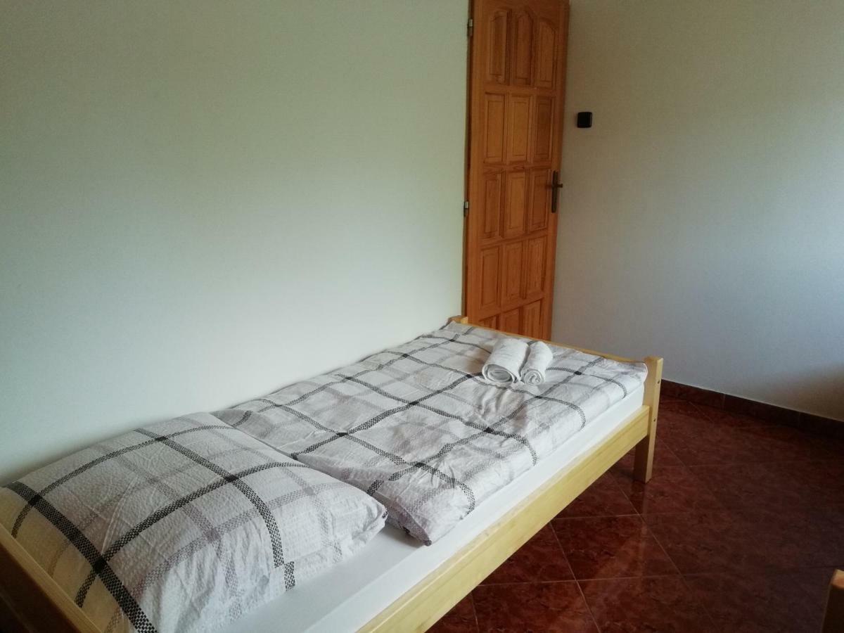 Privat Cerenica Apartment Belusa Bagian luar foto