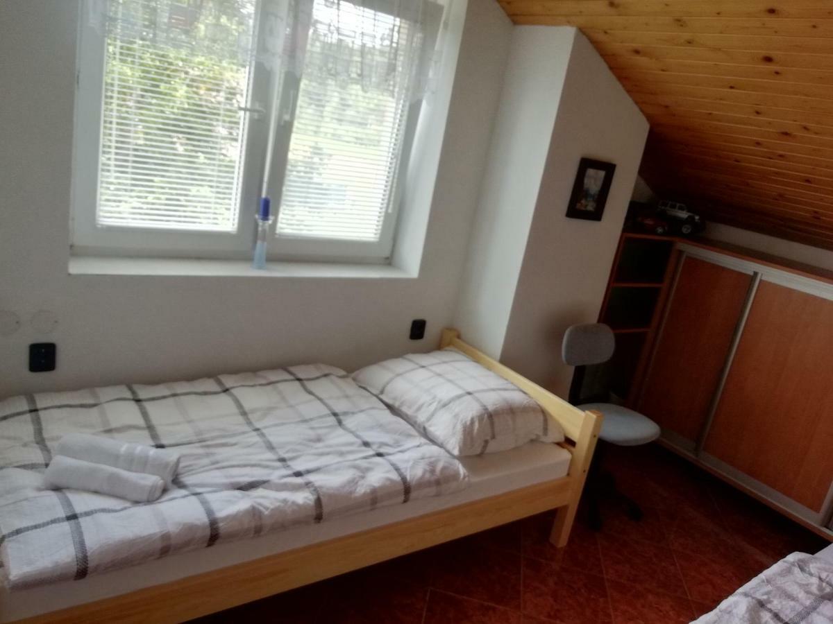 Privat Cerenica Apartment Belusa Bagian luar foto