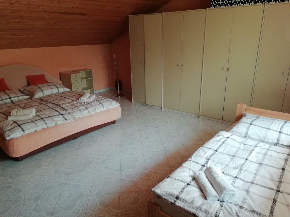 Privat Cerenica Apartment Belusa Bagian luar foto